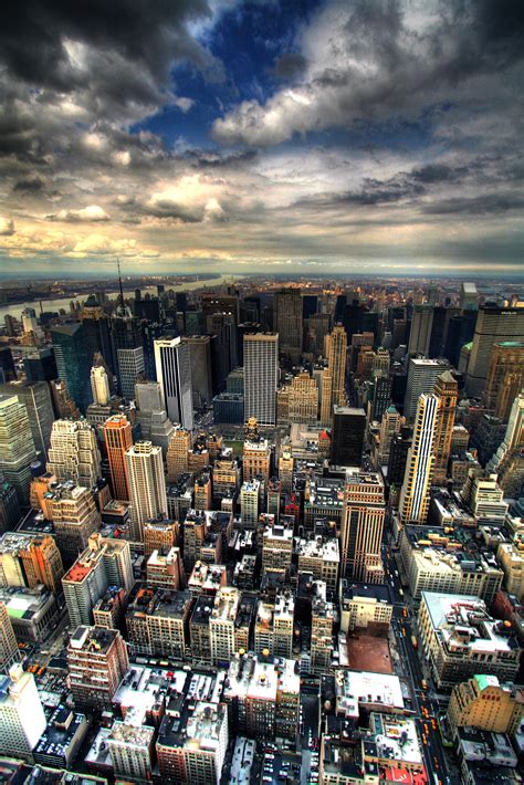 Fichier:Manhattan panorama under clouds.jpg — Wikipédia