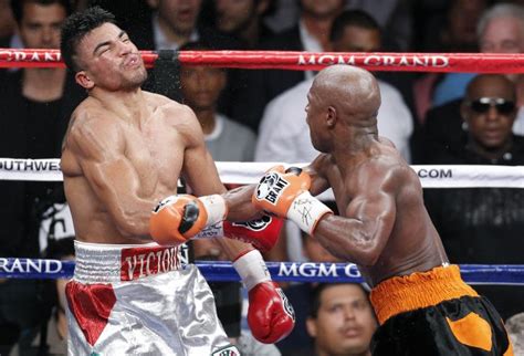 Powerful Boxing Punches (36 pics)