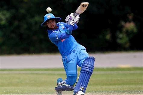 Mithali Raj Biography: Age, Height, Family, Information, Records & Net ...