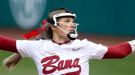 Montana Fouts: A look at the Alabama Crimson Tide softball pitcher