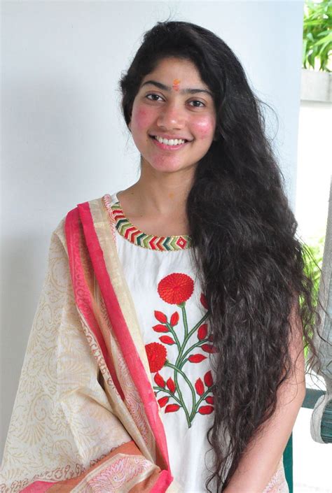 Sai Pallavi biography, age, height, family, movies, Photos