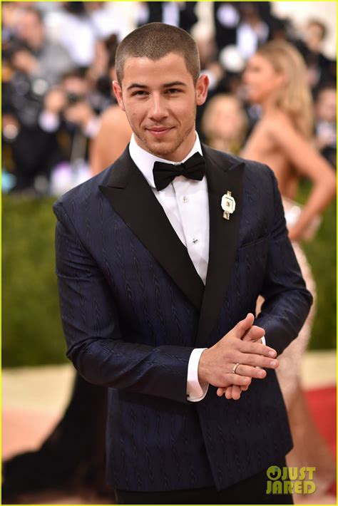 Nick Jonas Suits Up For Met Gala 2016: Photo 3646424 | Nick Jonas ...