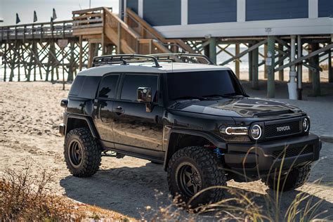 White Blacked Out Fj Lift