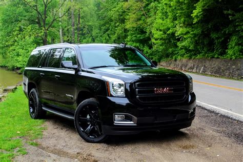 Review: The 2019 GMC Yukon XL is a $74,000 monster truck - CNBC | GMC