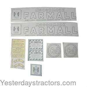 Farmall Cub Farmall Cub Decal Set, Circle Style, Vinyl - 109981