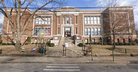 Memphis’ aging Peabody Elementary closes for mold cleanup - Chalkbeat