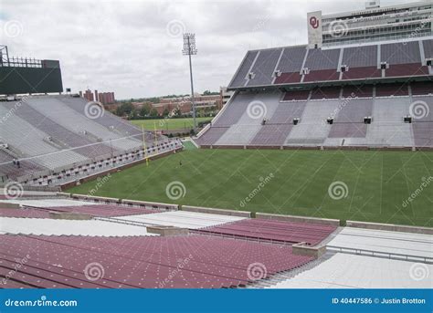 University Of Oklahoma Football Stadium Editorial Photo - Image of white, pretty: 40447586