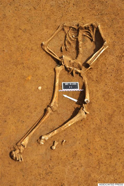 A 200-Year-Old Skeleton Found At Waterloo Has Been Identified | HuffPost