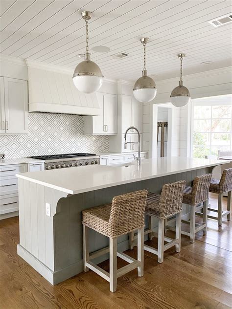 Modern Coastal Kitchen, Coastal Farmhouse Kitchen, Beachy Kitchens, Beach Kitchen Ideas Coastal ...