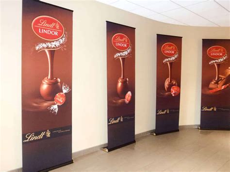 Retractable Banner Design: Ideas & Examples