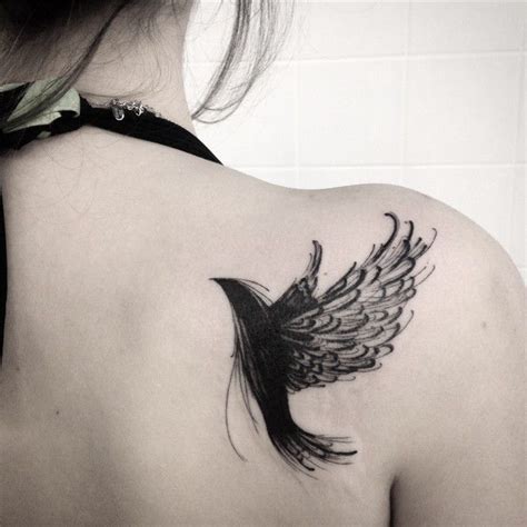 Ivy Saruzi on Instagram: “• Black Bird • #tattoo #tatouage #tatuagem #tattooink #tattooarti ...