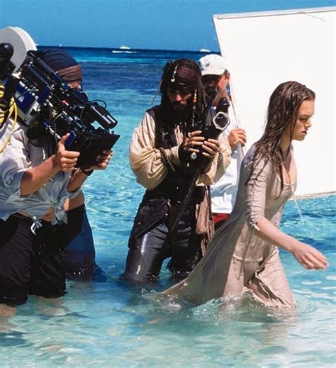 Behind the scenes of Pirates and the Caribbean The Curse of the Black Pearl Johnny Depp, Films ...