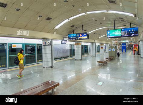 seoul metro station interior in south korea Stock Photo - Alamy