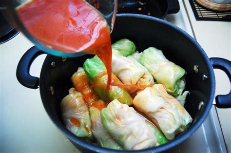 Lithuanian Cabbage Rolls (Balandeliai) - 10th Kitchen | Lithuanian recipes, Cabbage rolls, Food