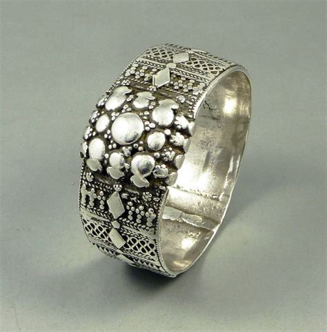 Karnataka silver bracelet, India - ethnicadornment