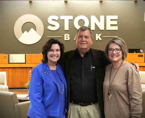 Stone Bank CEO includes DeWitt on farewell tour | Stuttgart Daily Leader