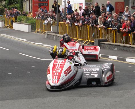 File:2013 Isle of Man TT 6.jpg - Wikimedia Commons