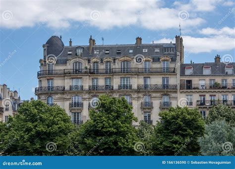 Discovery of Paris and the Banks of the Seine, France Editorial Image ...