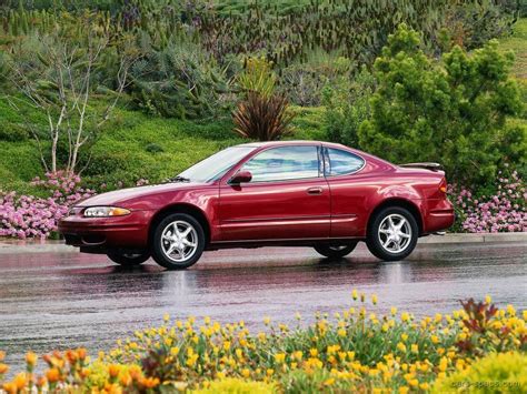 2004 Oldsmobile Alero Coupe Specifications, Pictures, Prices