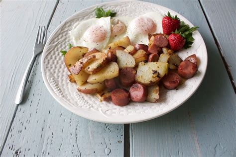 Fried Potatoes and Eggs - Homemade Food Junkie | Homemade recipes ...