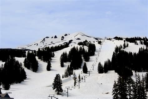 Mount Bachelor Skiing & Snowboarding Resort Guide | evo