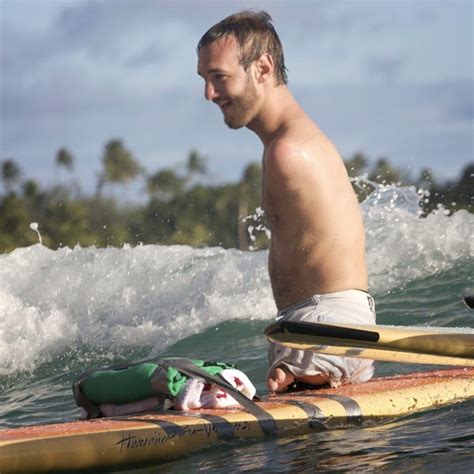 Nick-Vujicic-surfing