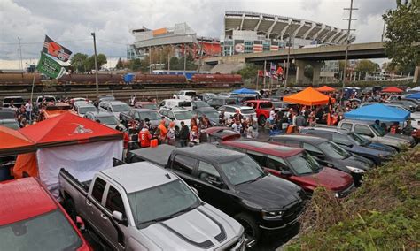 What you need to know about parking, traffic before the Browns play the Steelers tonight ...