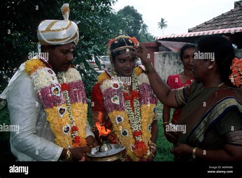 Malaysian Indian Tamils during a traditional Tamil Hindu wedding ...