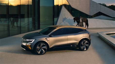 Renault unveils sleek new electric hatchback and inexpensive EV | Electrek