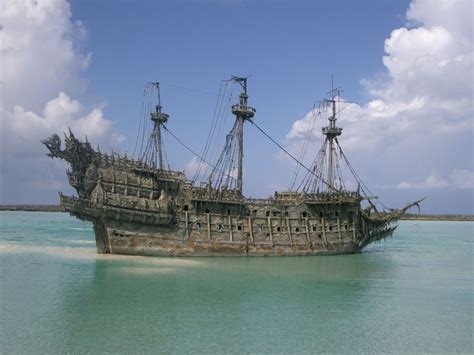 Pirate's of the Caribbean ~ The Flying Dutch... | Old sailing ships, Flying dutchman, Pirate ship