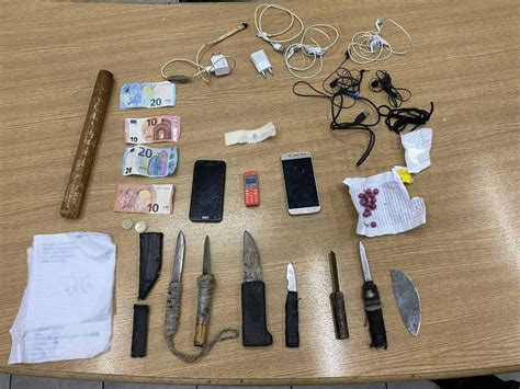 Prison sweeps turn up dozens of contraband weapons | eKathimerini.com