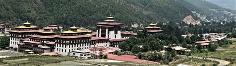 Read This Info on Tashichho Dzong & Visit It During Your Bhutan Trip