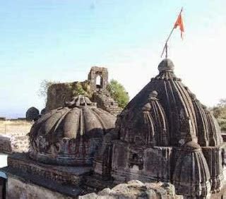Oldest Shiva Temple Asirgarh fort where Ashwathama present every day in Burhanpur District ...