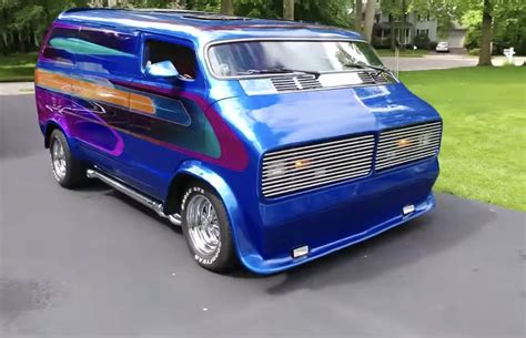 2 wicked custom Dodge vans. : WeirdWheels