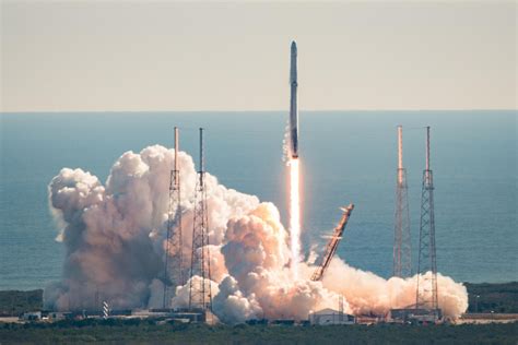 SpaceX at 50 - From taming Falcon 1 to achieving cadence in Falcon 9 - NASASpaceFlight.com