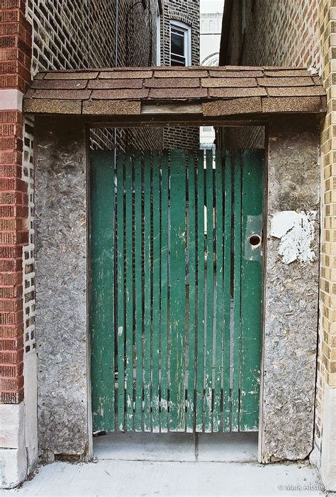 Alley Door - Bucktown | Roll #24: FujiColor Superia X-TRA 80… | Flickr