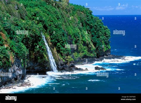 Hawaii, Big Island, Hamakua Coast, Waterfalls And Pacific Ocean Stock ...