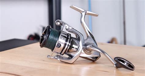 Shimano Stradic FL Fishing Reel Review (Top Pros & Cons)