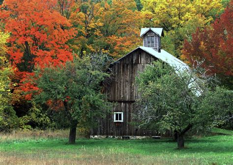 Fall Barn Desktop Wallpaper - WallpaperSafari