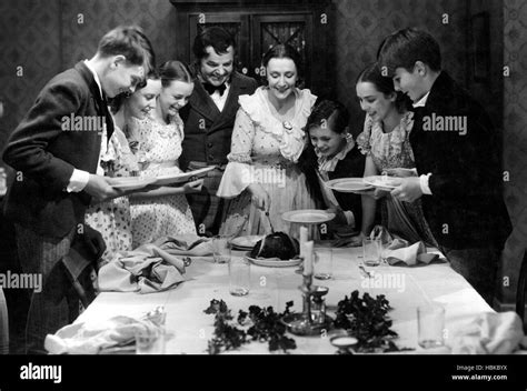 A CHRISTMAS CAROL, (ctr) Gene Lockhart, Kathleen Lockhart, Terry Kilburn, 1938 Stock Photo - Alamy