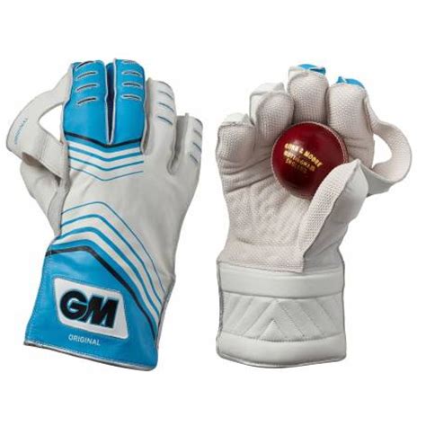 Wicket Keepers gloves in three sizes | Bury Sports and Trophies