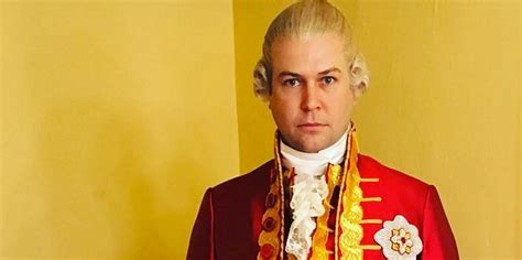 Taran Killam shares photo as Hamilton's new King George | EW.com