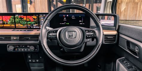 Honda e Interior & Infotainment | carwow