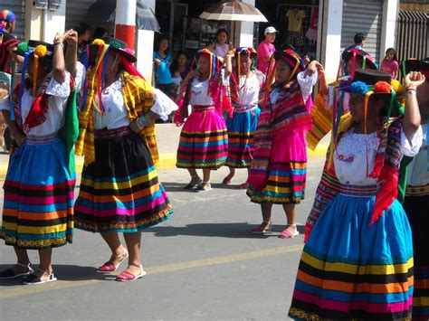 Roupa Tipica Do Equador - ENSINO