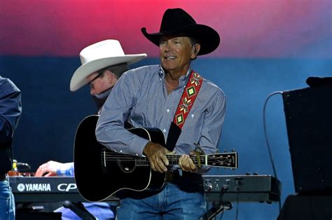 George Strait has second-largest attendance at a U.S. Bank Stadium ...