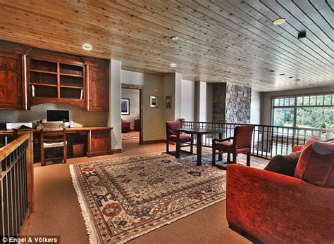 Lisa Kudrow 'offloads gorgeous Utah retreat' | Daily Mail Online