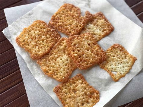 Keto Cheese Crisps Recipe - This Easy Cheese Crisp recipe is the perfect Keto Snack. #ketosnacks ...