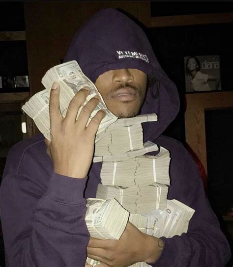 Rapper future holding a lot of money Mood Pics Money, Money Pictures ...