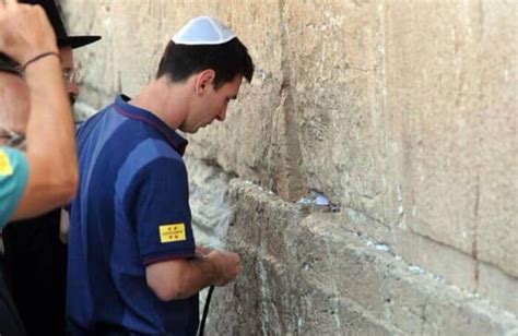 Photo of the Day: Lionel Messi at the Kotel - Israellycool