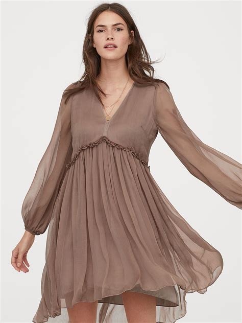 Buy H&M Women Beige Solid V Neck Chiffon Dress - Dresses for Women 11026932 | Myntra